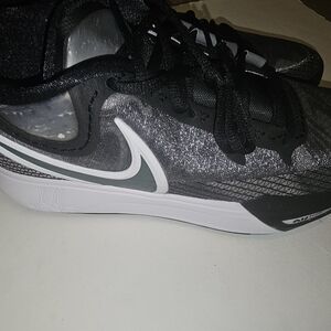 Nike Kyrie 8 Orca colorway sneakers - Black Blue Grey White